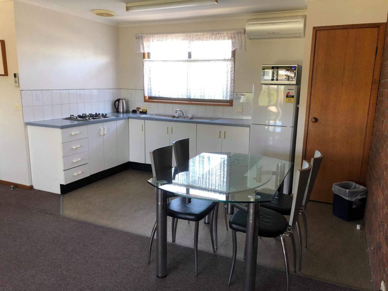 Lakes Jakaranda Holiday Units Lakes Entrance Extérieur photo