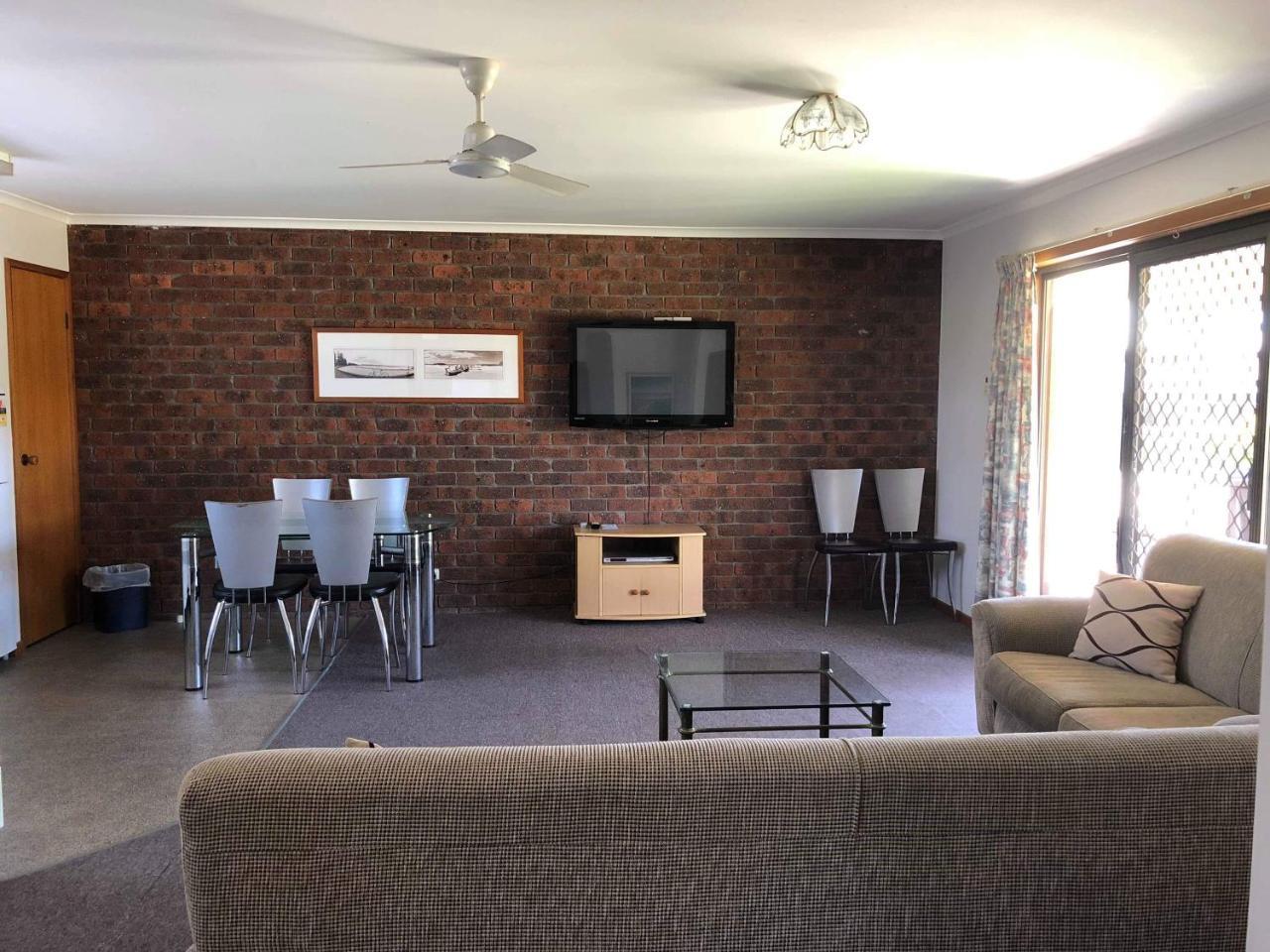 Lakes Jakaranda Holiday Units Lakes Entrance Extérieur photo
